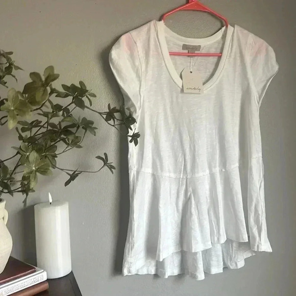 Wonderly Women’s Basic White Flowy Top - Picture 6 of 9
